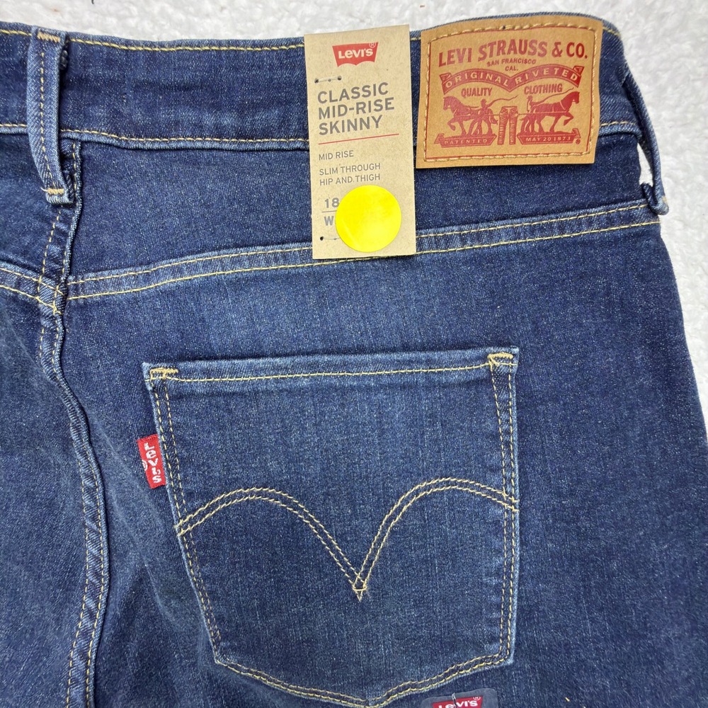 Levis Classic Mid Rise Skinny Jeans Womens 18 Short Dark Wash Denim NWT